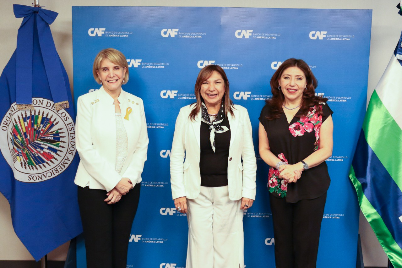CAF y la Comisión Interamericana de Mujeres firman MOU