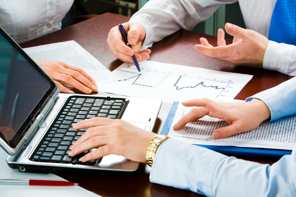 Concurso Público Internacional para los Servicios Profesionales de Auditoría Externa para CAF y sus Fondos Especiales Administrados