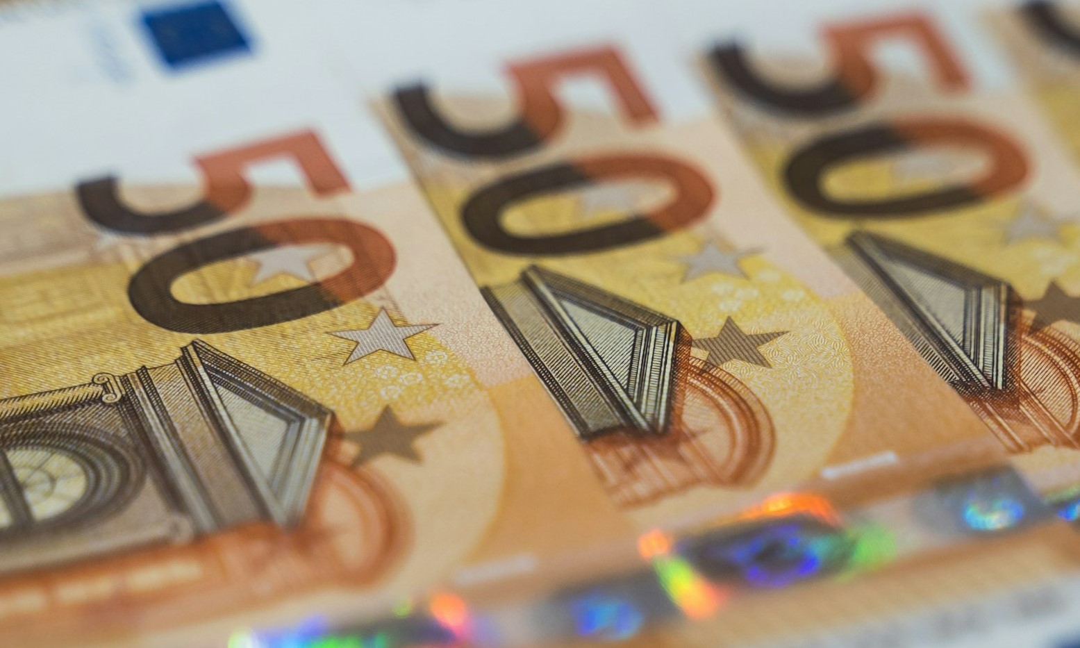 CAF issues largest bond in in the European market for EUR 1.5 billion