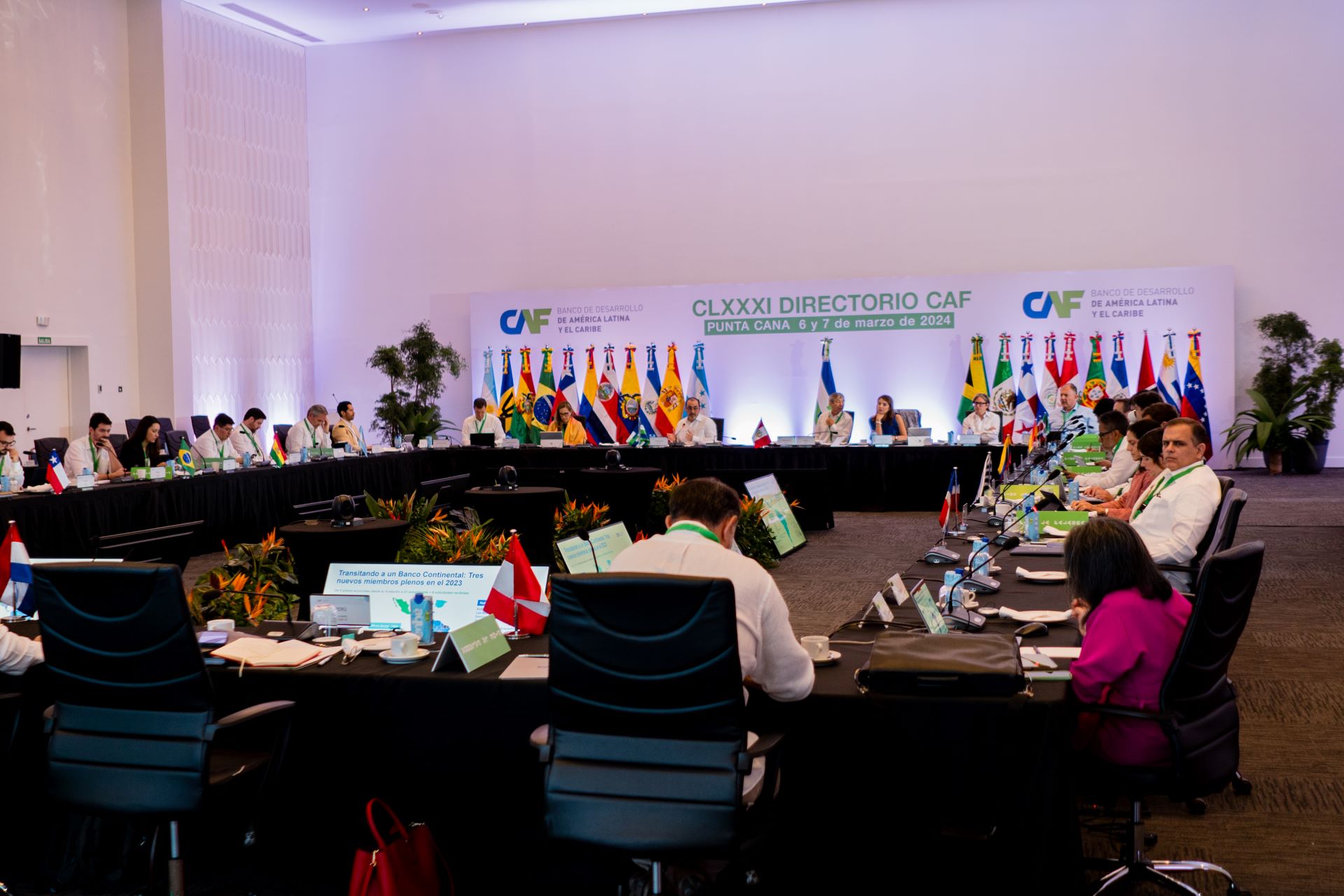 A CAF alarga-se às Bahamas, à Domínica e a Granada