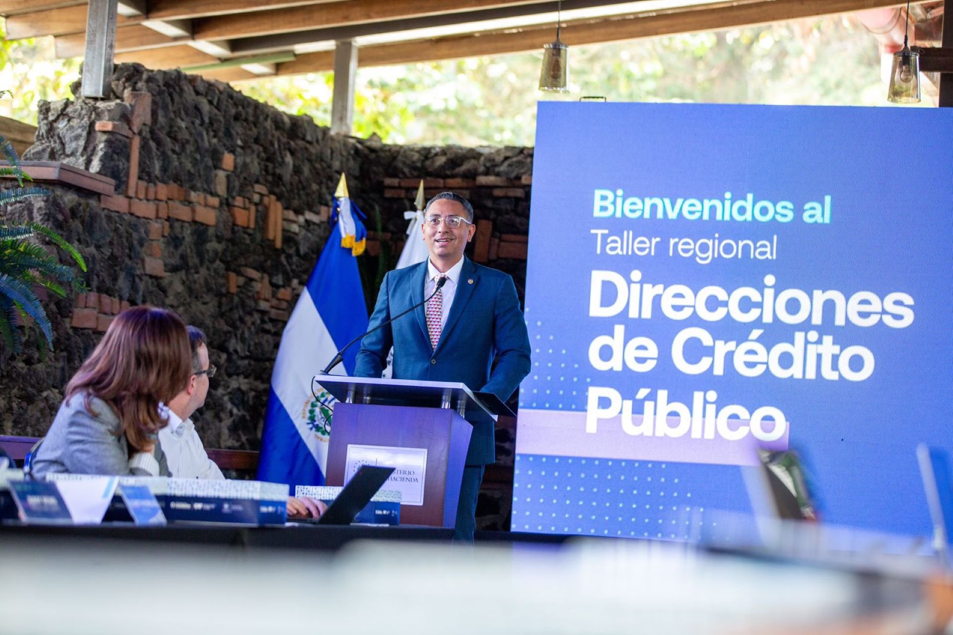 CAF organizó taller regional sobre crédito público en El Salvador