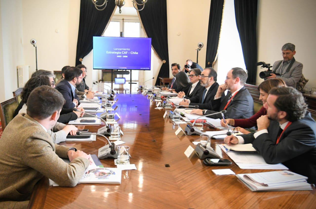 CAF y el Gobierno de Chile anuncian estrategia de trabajo al 2026