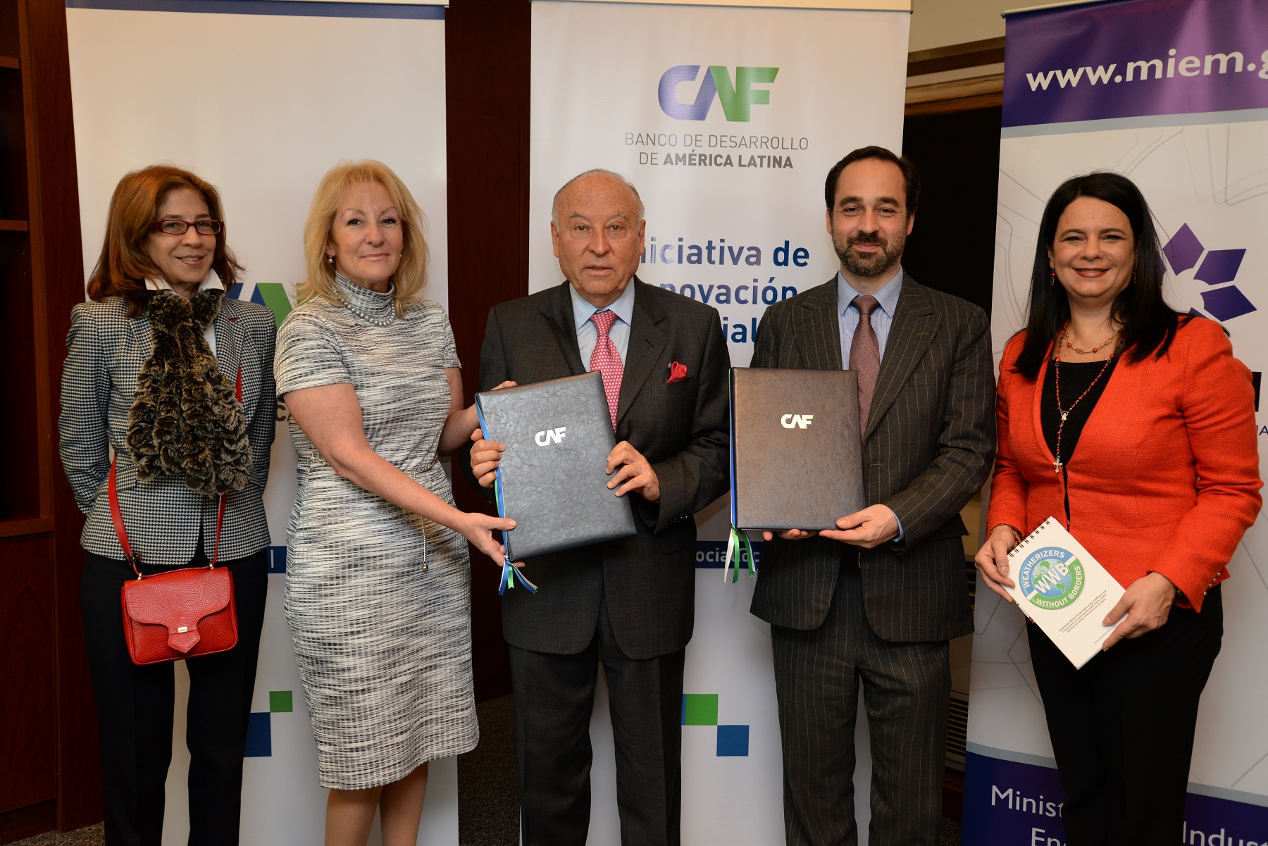Agreement signed to create sustainable homes in vulnerable neighborhoods of Montevideo